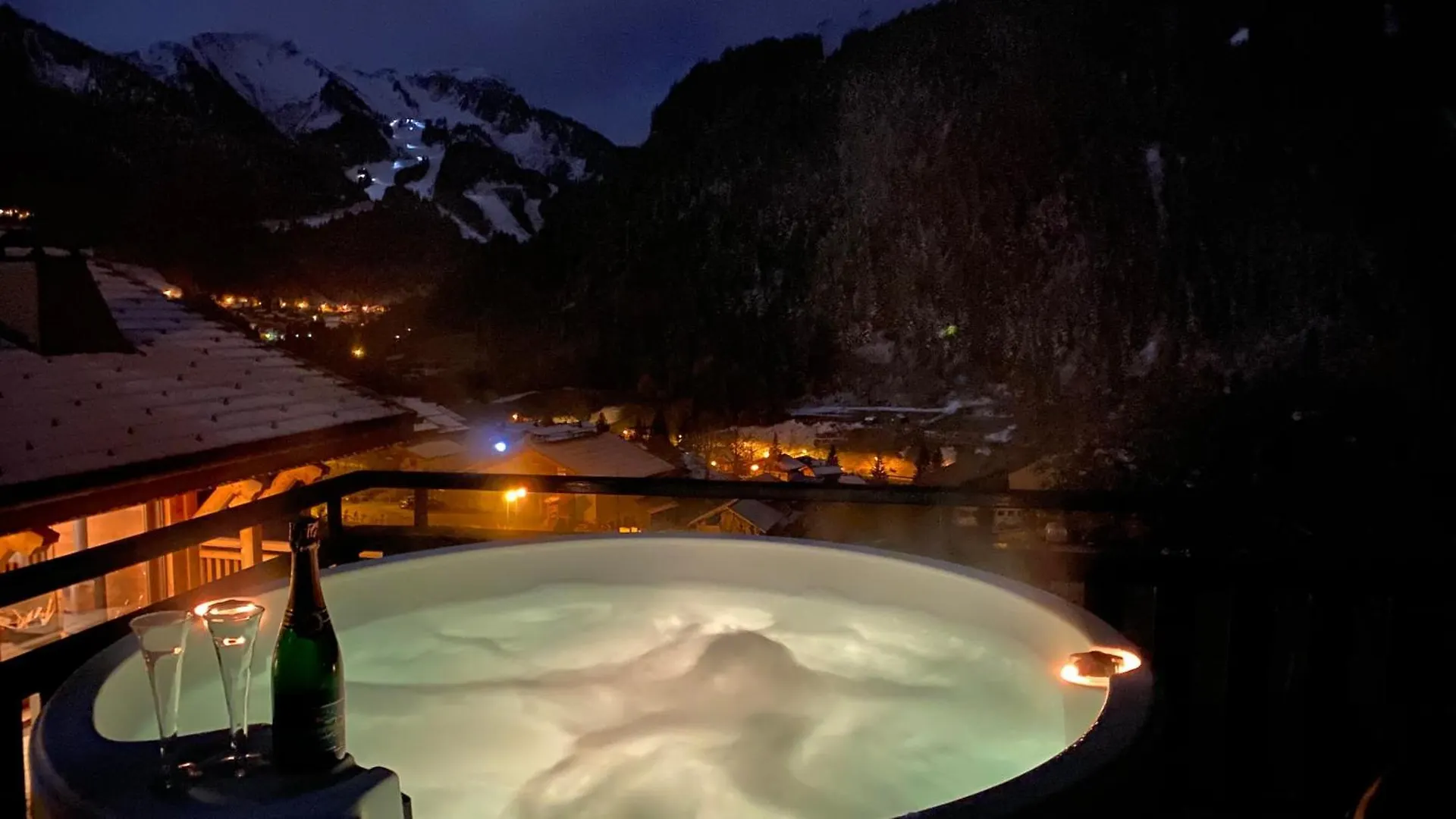 La Chaumiere - Luxury Traditional Chalet, Châtel Chalé